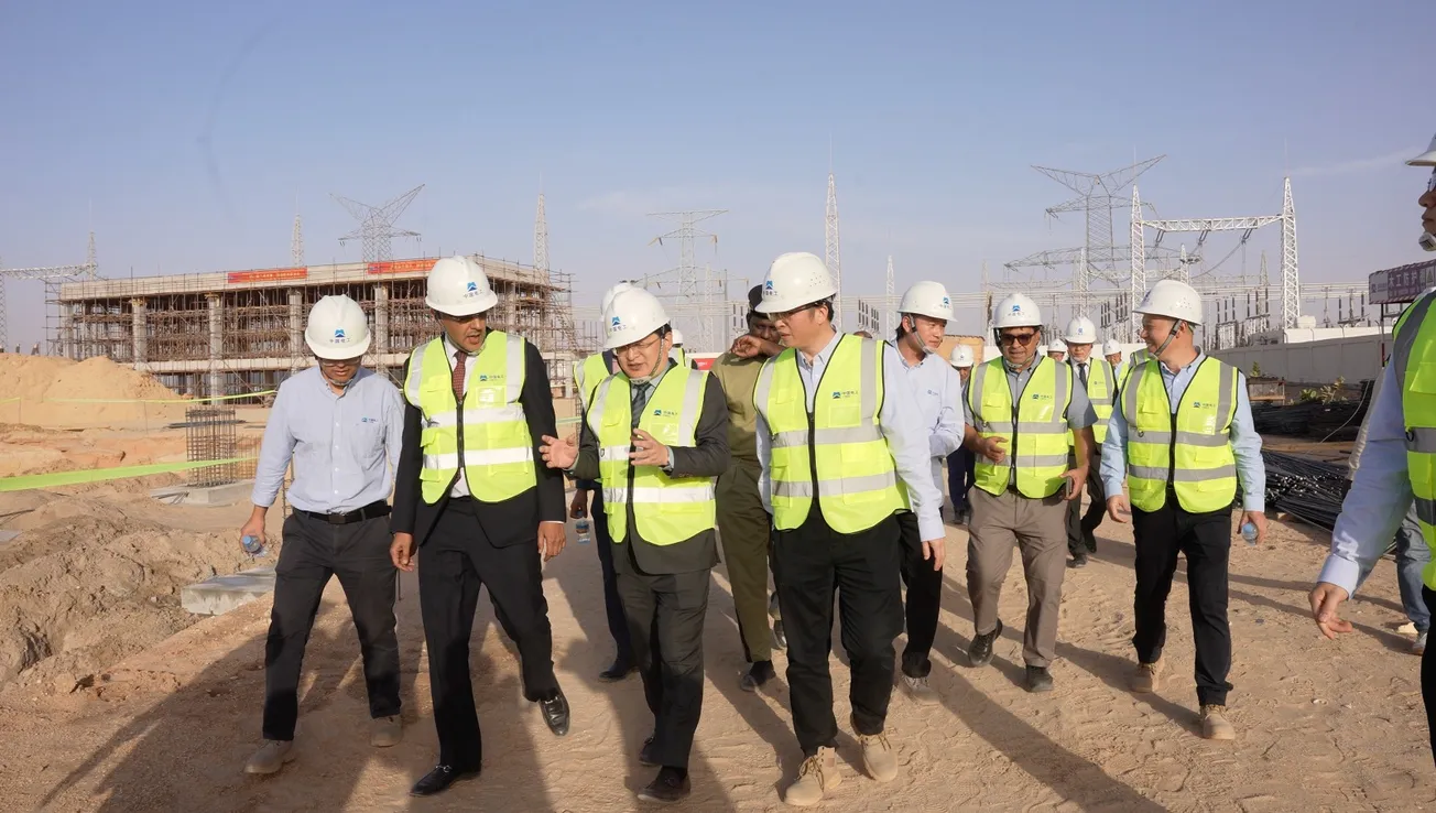 وزير الطاقة: نعتمد مقاربة مزدوجة لتقليص الانقطاعات وبناء منظومة متنوعة المصادر