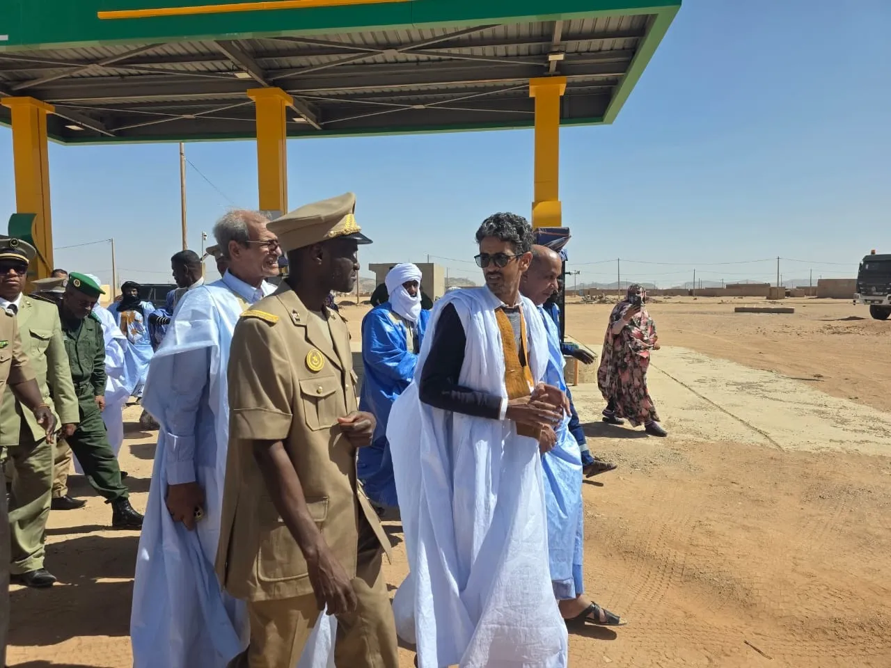 والي تيرس يزور بير أم اكرين ويتفقد منشئات فيها