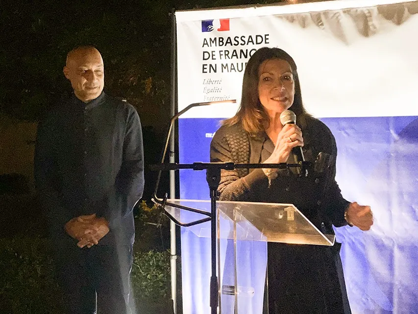 عمدة باريس تدعو من نواكشوط لتعزيز "دبلوماسية المدن"