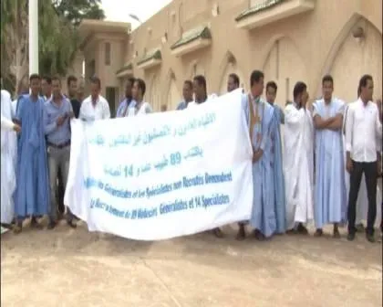 أطباء يطالبون بتنفيذ تعهد الرئيس باكتتابهم