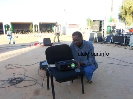 شاشة عملاقة لبث مباراة المنتخب الوطني بولاته