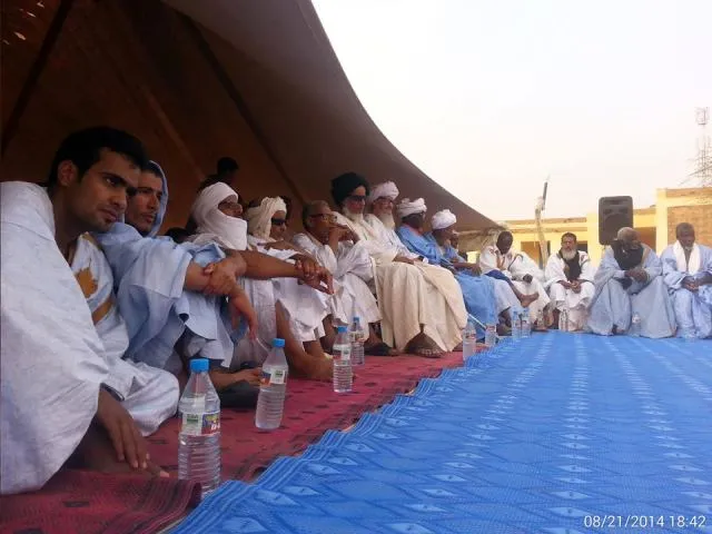 بعض حضور افتتاح المخيم الشبابي الصيفي في مدينة شنقيط التاريخية