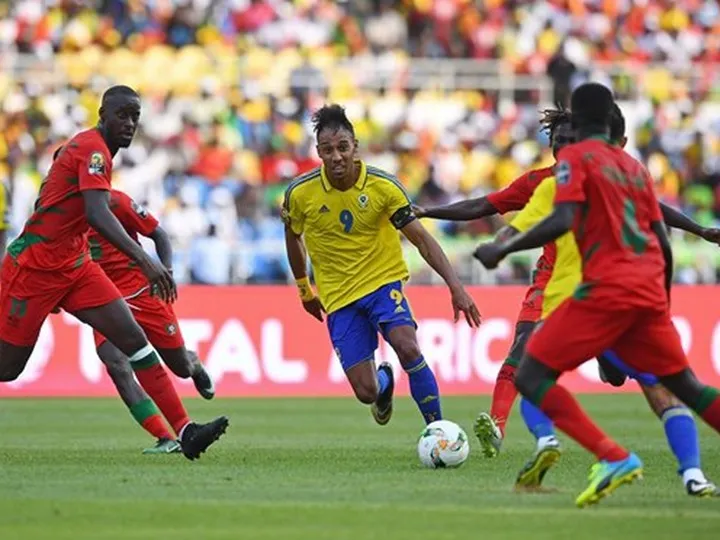 صورة من المباراة الافتتاحية التي جمعت بين الغابون وغينيا بيساو.