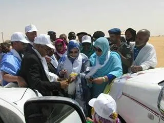 وزيرة الشؤون الاجتماعية والطفولة والأسرة خلال الإشراف على انطلاقة ا