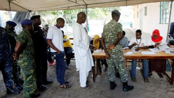 مكتب للتصويت ببانجول خلال الانتخابات الرئاسية 2016.