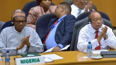 الرئيسان الجنوب إفريقي جاكوب زوما، والنيجيري محمدو بخاري