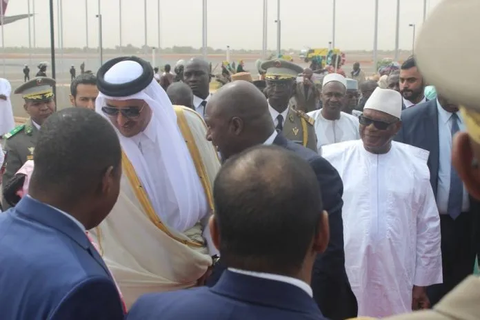 emirduqatar-Cheikh-Tamim-ben-Hamad-Al-Thani-696x464