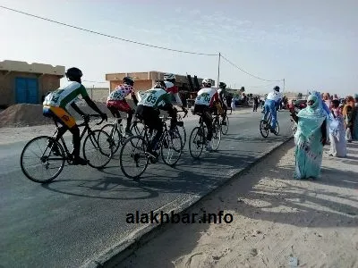 جانب من سباق الدراجات الهوائية في مدينة نواذيبو / تصوير الأخبار