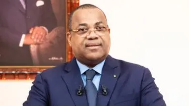 جوليان كوغيه بيكالي: رئيس الحكومة الغابونية.