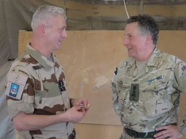 قائدا أركان الجيوش الفرنسية والبريطانية الجنرال فرانسوا لاكونتر، و?