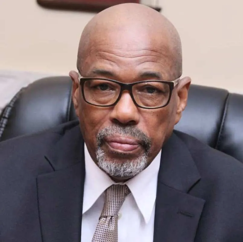 بوبكر ألفا با: وزير الإدارة الترابية واللامركزية