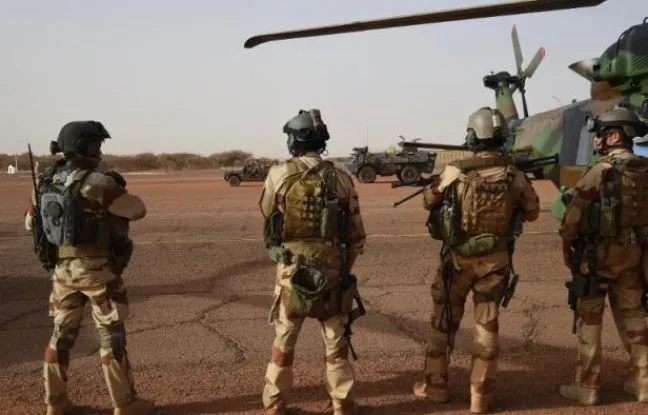 648x415_soldats-operation-barkhane-base-pres-gao-nord-mali-2-janvier-2015