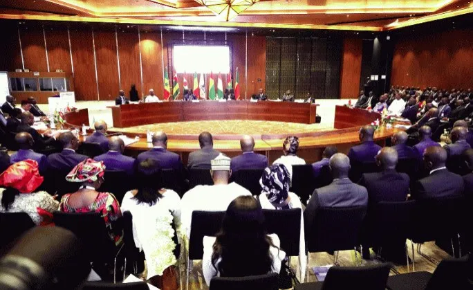 00550203_aed4854b0165974b2d0f621a977f492a_arc614x376_w1200