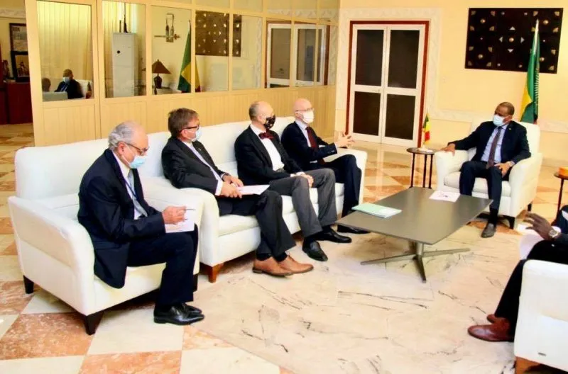 سفراء أوروبيون وأمميون خلال اجتماعهم مع الوزير الأول المالي