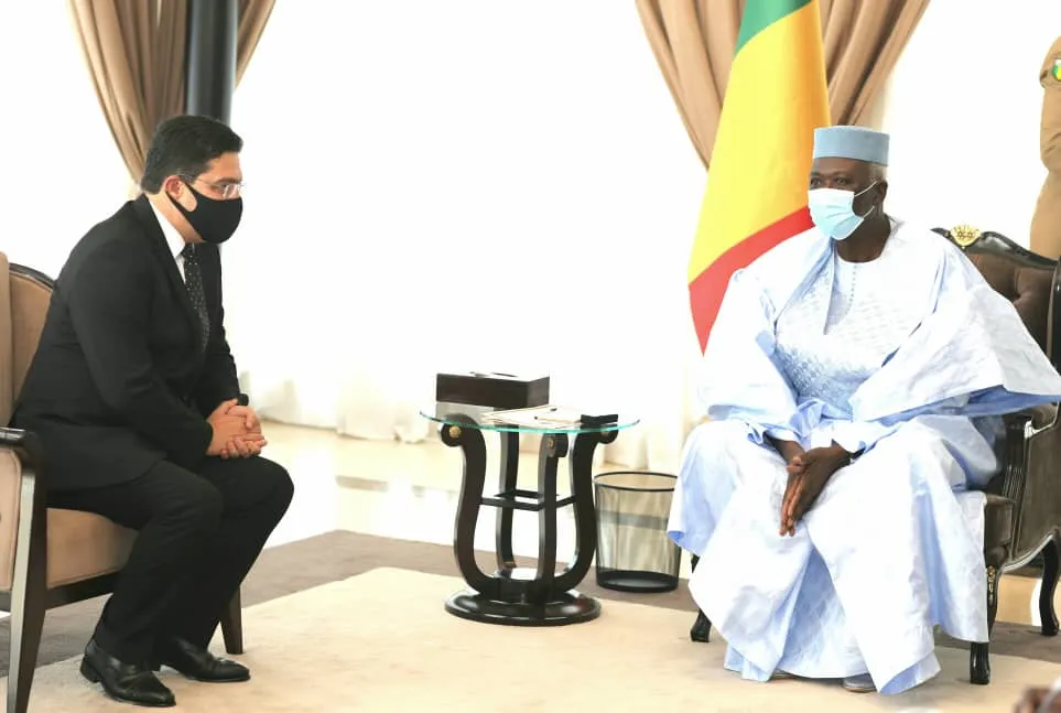 رئيس مالي الانتقالي باه نداو ووزير الخارجية المغربي ناصر بوريطة