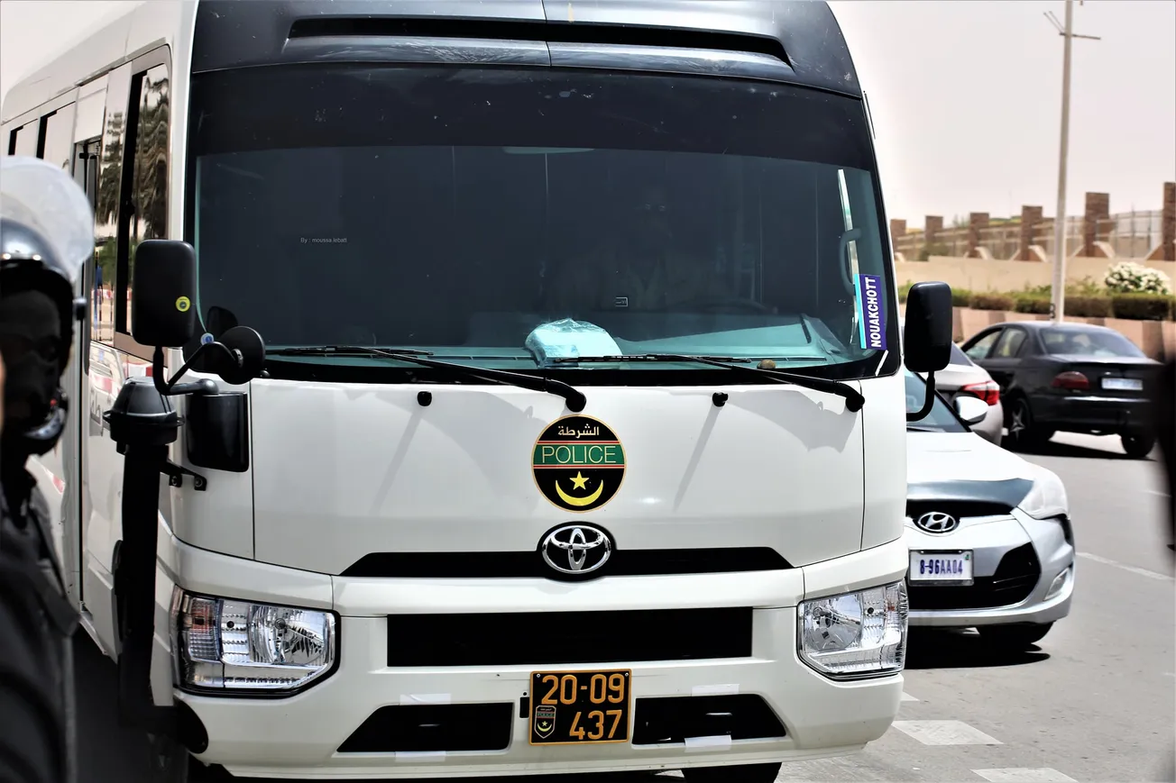 أحد الباصات المستخدمة من طرف الإدارة العامة للأمن لنقل المشمولين في 