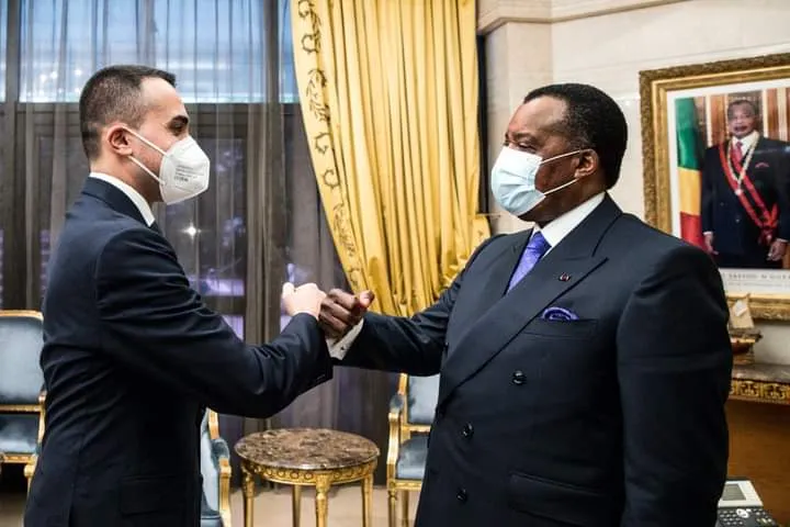 وزير الخارجية الإيطالي لويجي دي مايو والرئيس الكونغولي دنيس ساسو نغ?