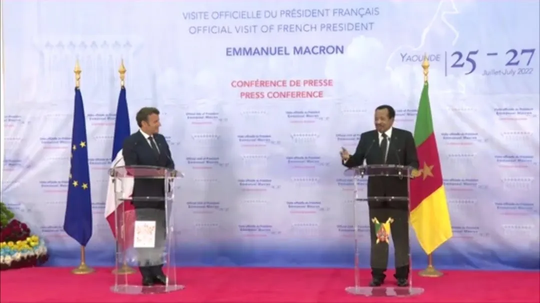 الرئيس الفرنسي إيمانويل ماكرون خلال مؤتمر صحفي مشترك مع الرئيس الكا?