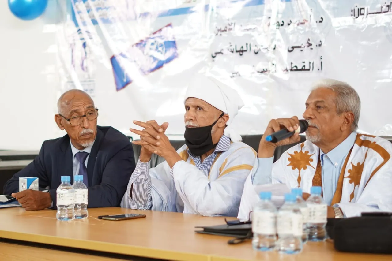 المحاضرون خلال المشاركة في الندوة