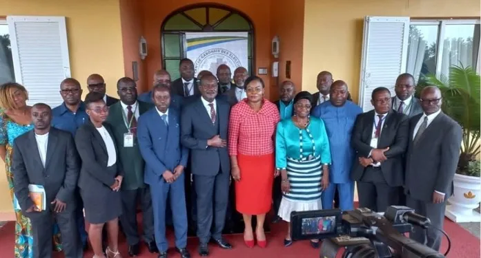 رئيس وأعضاء المركز الغابوني للانتخابات 