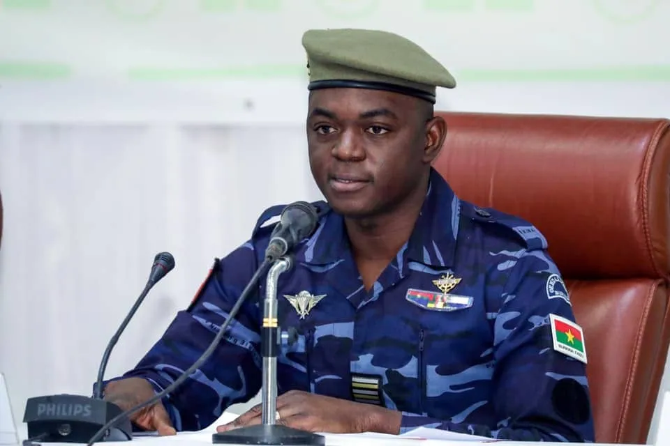 القائد السابق لأركان الدرك الوطني في بوركينا فاسو الضابط إيفرار سوم?