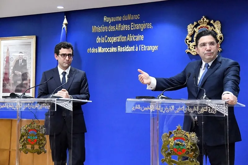 وزير الخارجية المغربي ناصر بوريطة ونظيره الفرنسي ستيفان سيجورنيه 