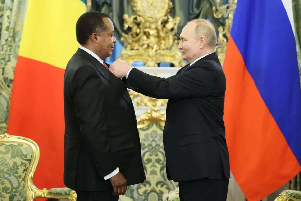 الرئيسان الروسي فلاديمير بوتين والكونغولي دينيس ساسو نغيسو 