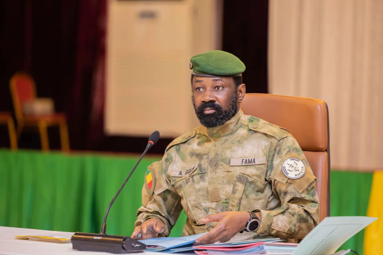 العقيد عاصيمي غويتا: الرئيس الانتقالي المالي خلال اجتماع للحكومة 