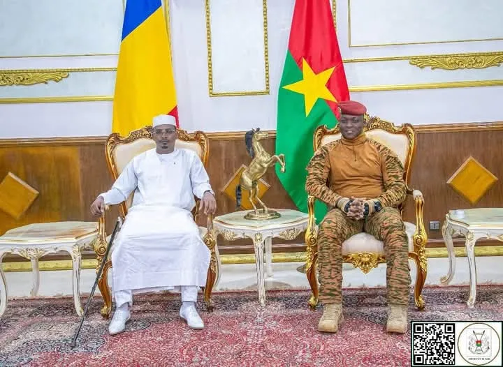 رئيس بوركينا فاسو إبراهيم تراوري ونظيره اتشادي محمد إدريس ديبي 