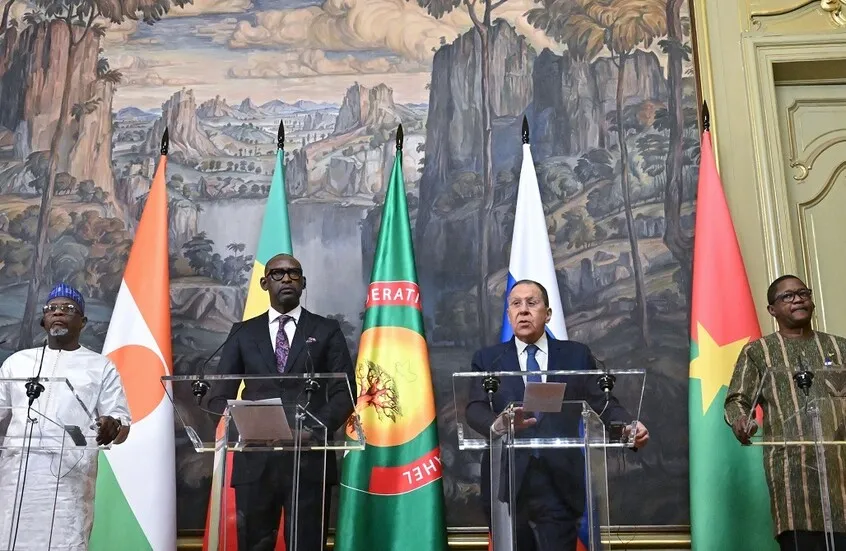 مؤتمر صحفي في موسكو بين وزير الخارجية الروسي ونظرائه من مالي والنيجر