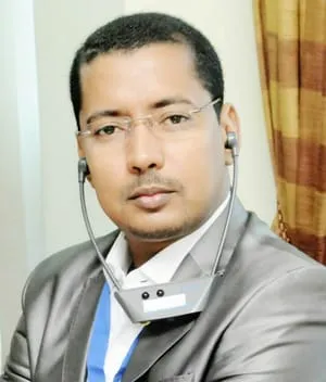 د. مولاي ولد أﯕيݣ