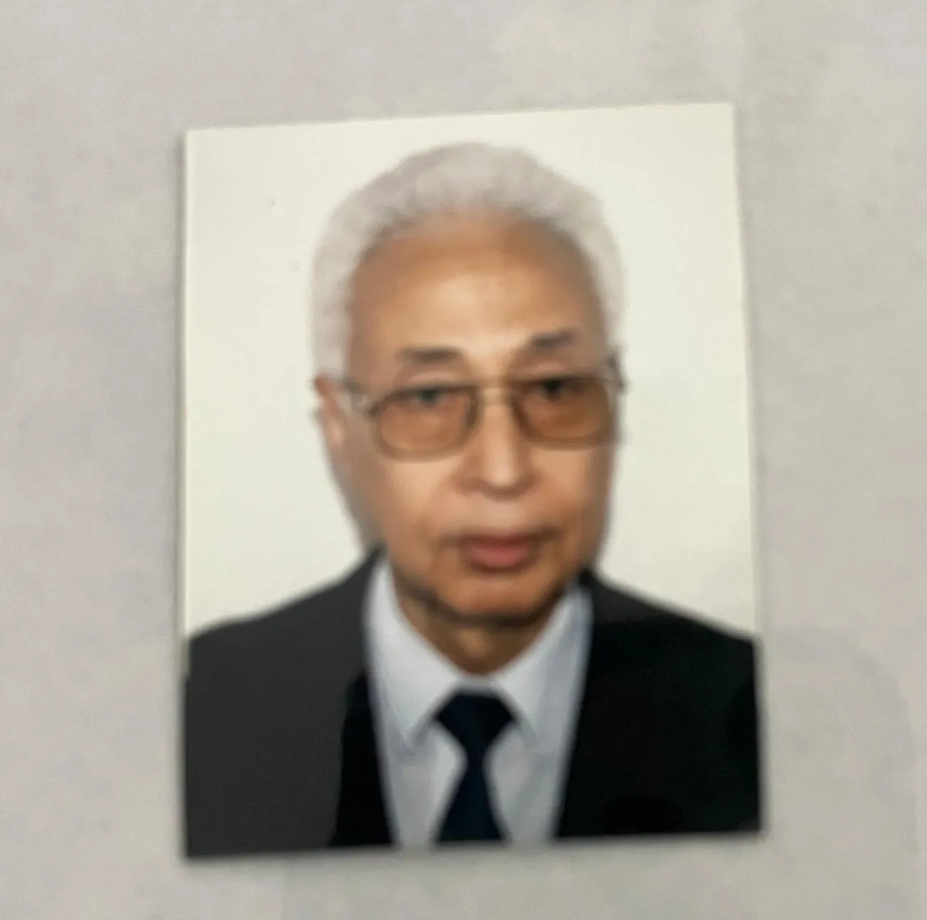 محمد ولد الشيخ سيديا / دكتور في القانون أول محام مورتاني مقيم في موري?