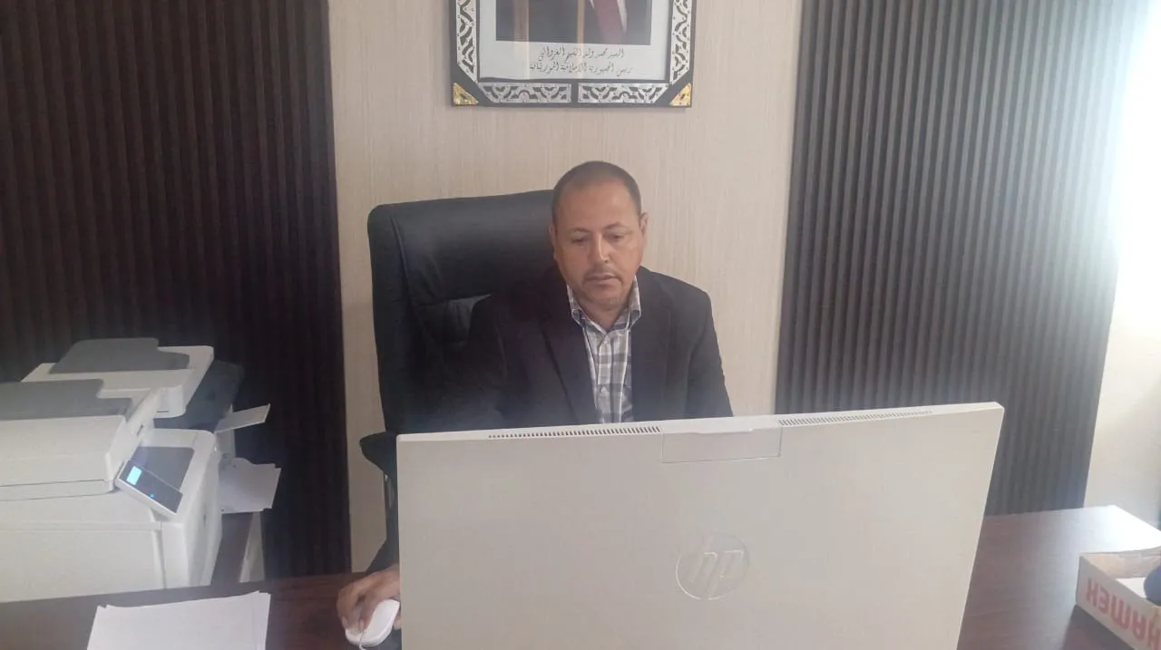 رئيس جامعة نواذيبو الدكتور محمد سعيد ولد محمد سيديا توقع انطلاق الدر