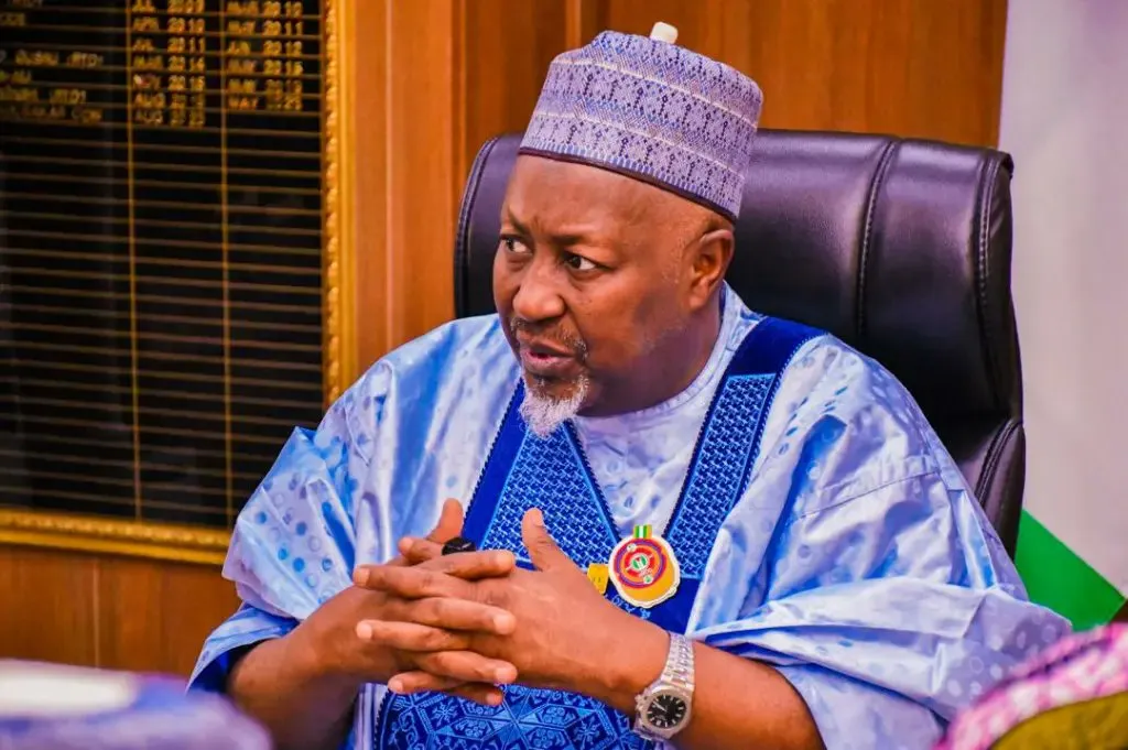 وزير الدفاع النيجيري المستقبل: محمد بدارو أبوبكر 