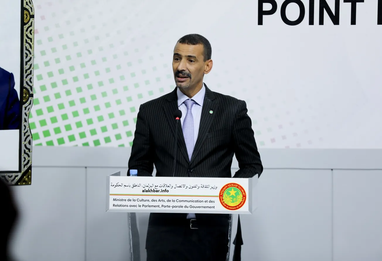  وزير الثقافة والفنون والاتصال والعلاقات مع البرلمان الناطق باسم ال?